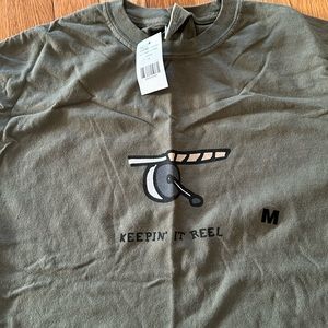 Keepin’ it Reel t-shirt thirty green medium brand new nwt